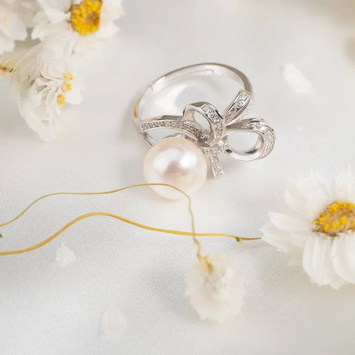 Rings Pearly Lustre Freshwater Pearl Ring WR00037 RIBBON