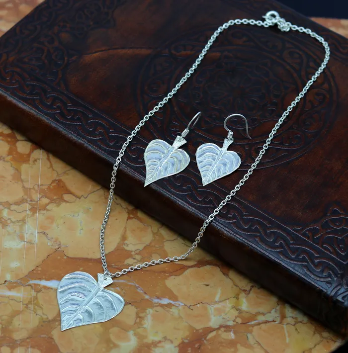 TRIBAL ORNAMENTS Necklaces 925 sterling silver heart shape peepal tree leaves pendant necklace and hoops earring customized brides jewelry belly dance jewelry nec68