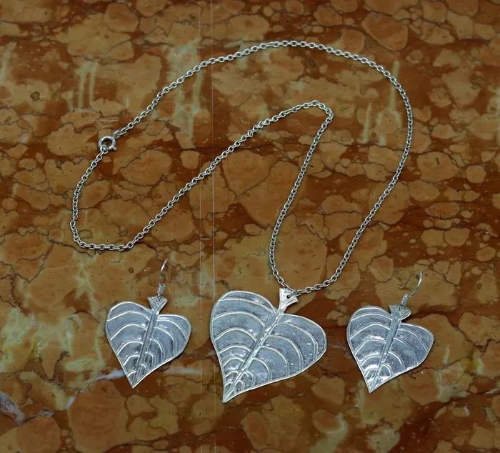 TRIBAL ORNAMENTS Necklaces 925 sterling silver heart shape peepal tree leaves pendant necklace and hoops earring customized brides jewelry belly dance jewelry nec68