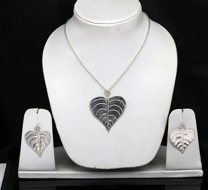 TRIBAL ORNAMENTS Necklaces 925 sterling silver heart shape peepal tree leaves pendant necklace and hoops earring customized brides jewelry belly dance jewelry nec68